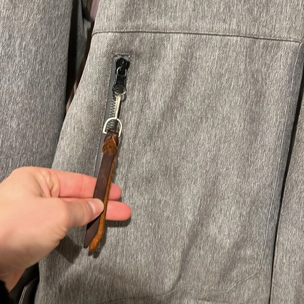 Volcom snowboard jacket - Picture 4 of 11